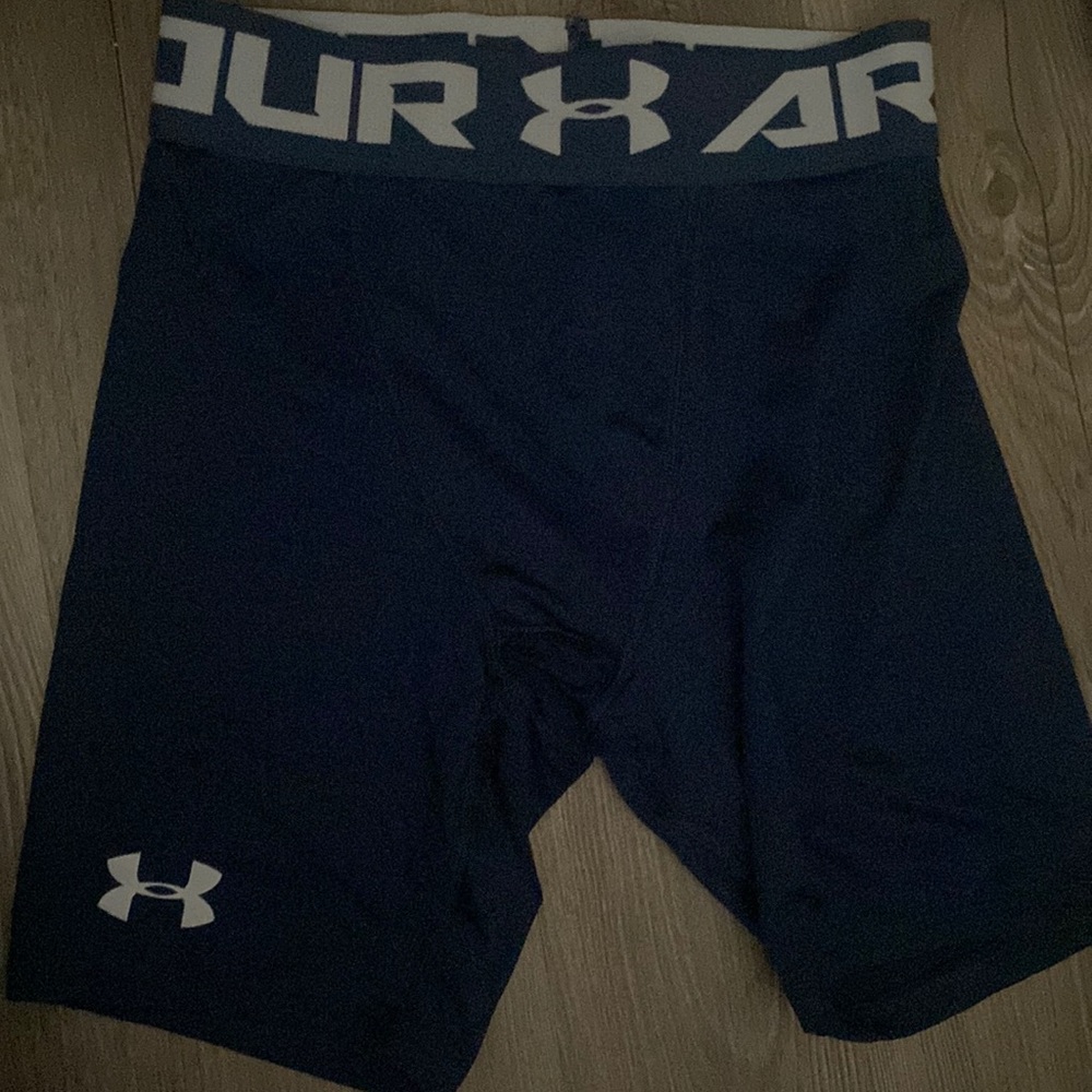 Brand new. Size small. Under armour compression shorts. 2 available.